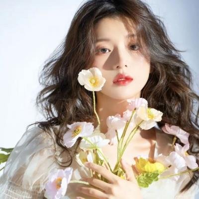 饥荒年我囤货养了个古代男友